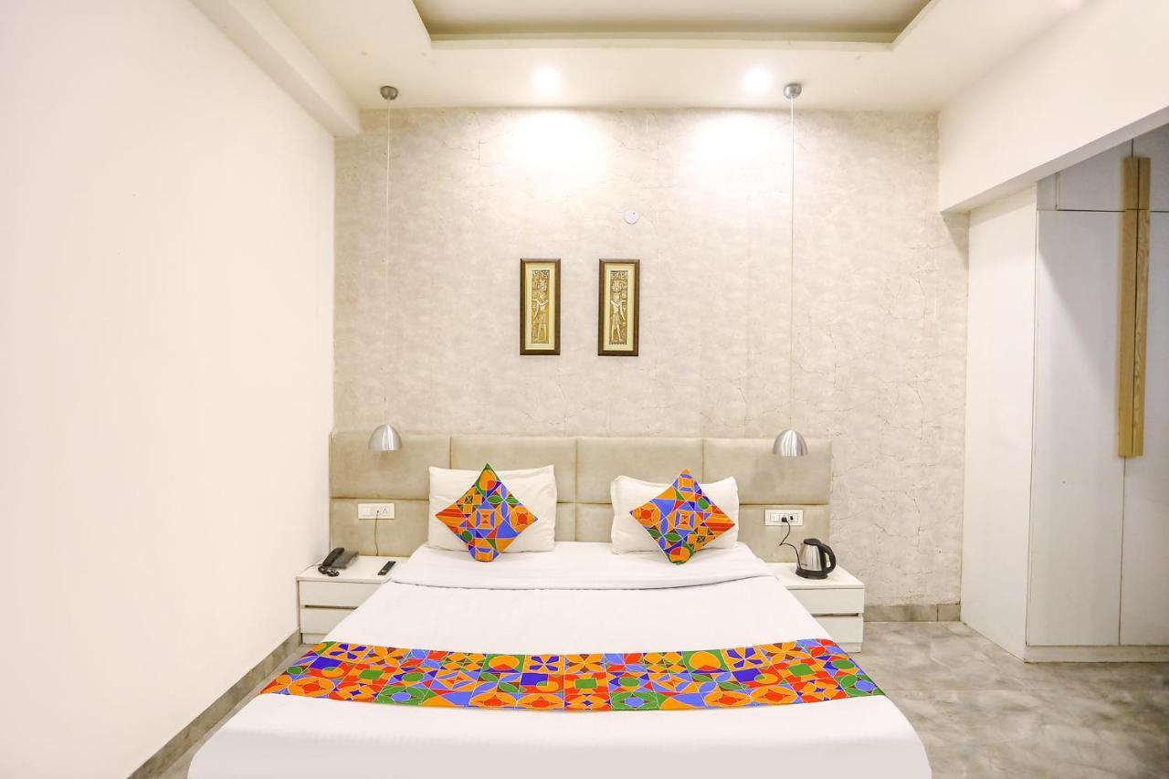 Fabhotel F9 Sector 19 ノイダ エクステリア 写真