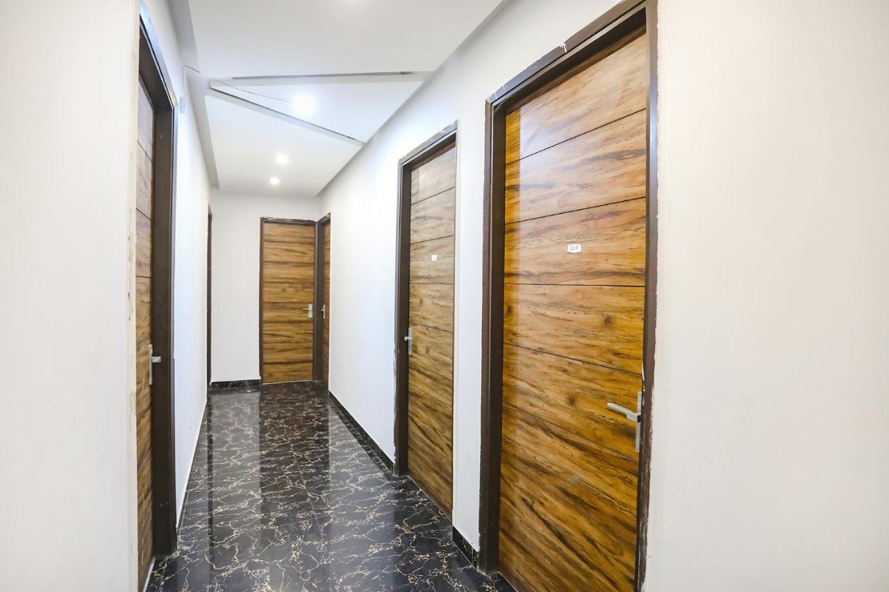 Fabhotel F9 Sector 19 ノイダ エクステリア 写真