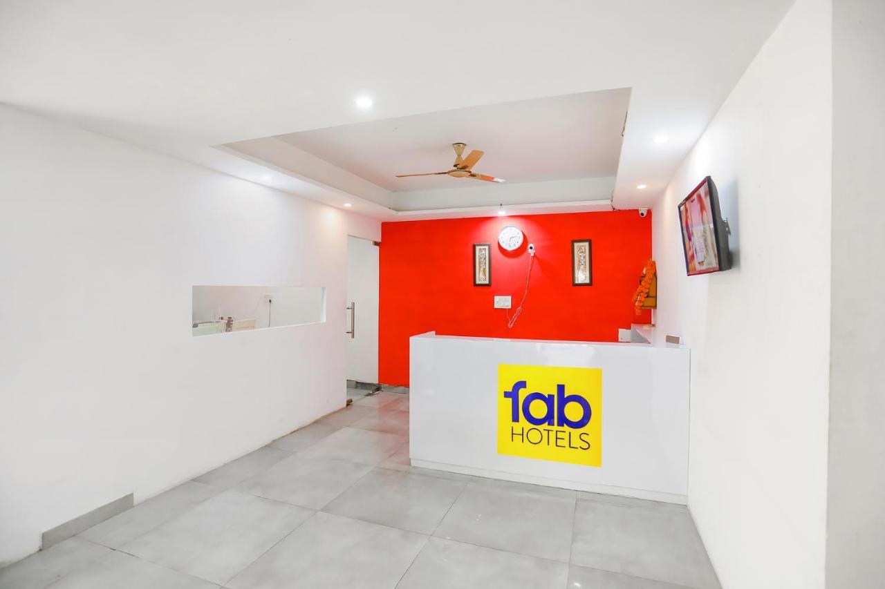 Fabhotel F9 Sector 19 ノイダ エクステリア 写真