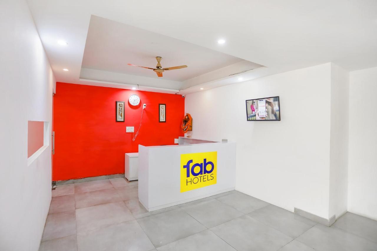 Fabhotel F9 Sector 19 ノイダ エクステリア 写真