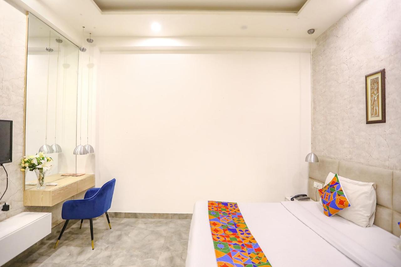Fabhotel F9 Sector 19 ノイダ エクステリア 写真