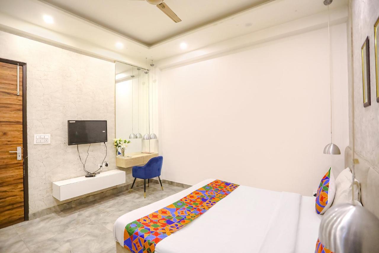 Fabhotel F9 Sector 19 ノイダ エクステリア 写真