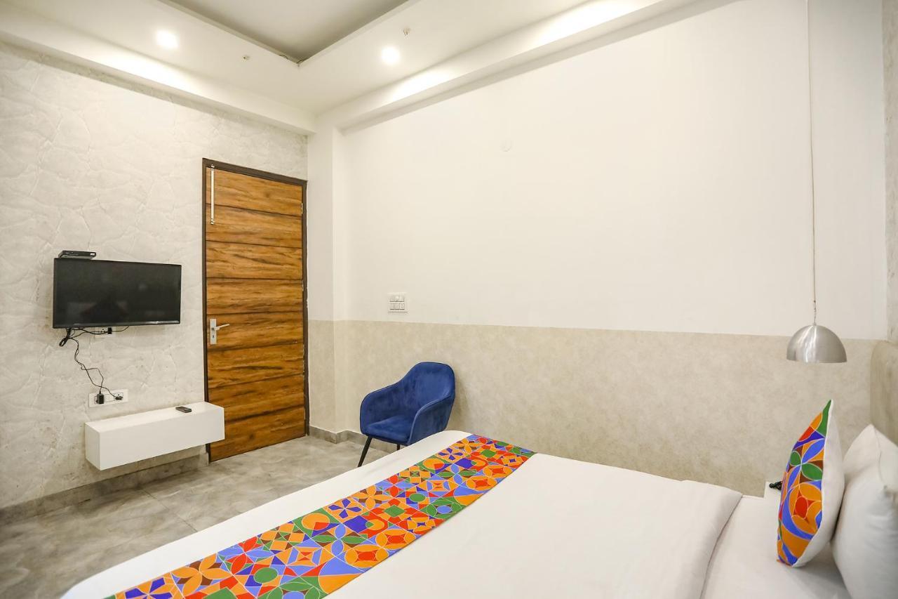 Fabhotel F9 Sector 19 ノイダ エクステリア 写真