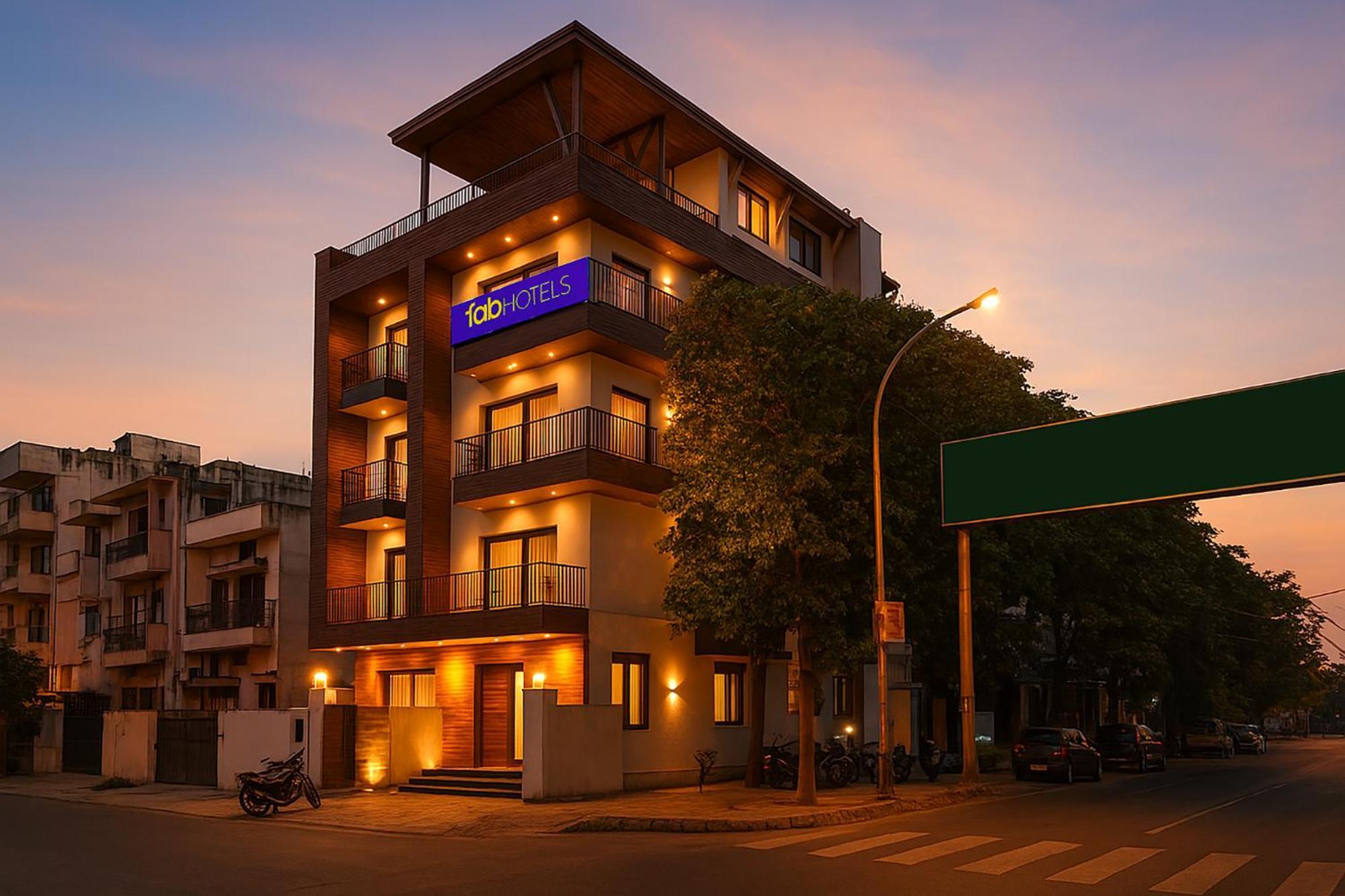 Fabhotel F9 Sector 19 ノイダ エクステリア 写真